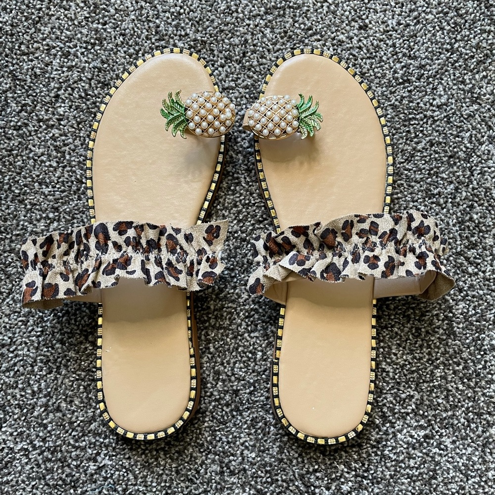 Leopard Ruffle Strap Pineapple Toe Ring Sandals - Picture 3 of 4